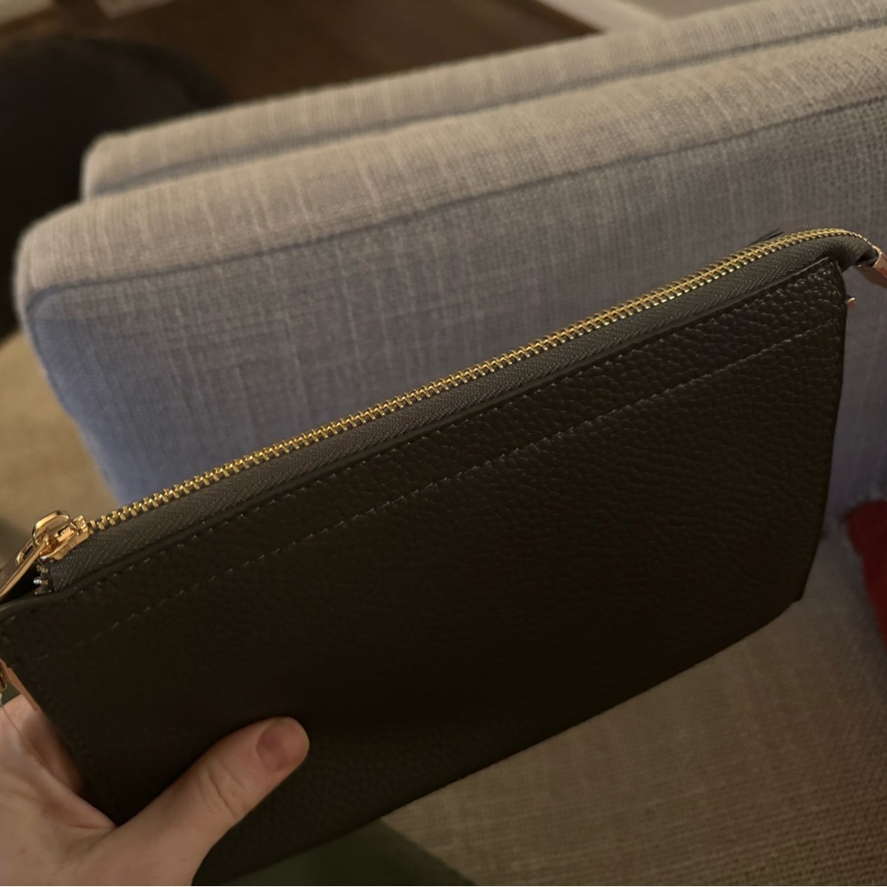 Crossbody convertible wallet bag NWT